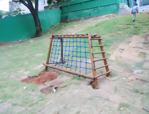 Escada Horizontal com teia - enhanced